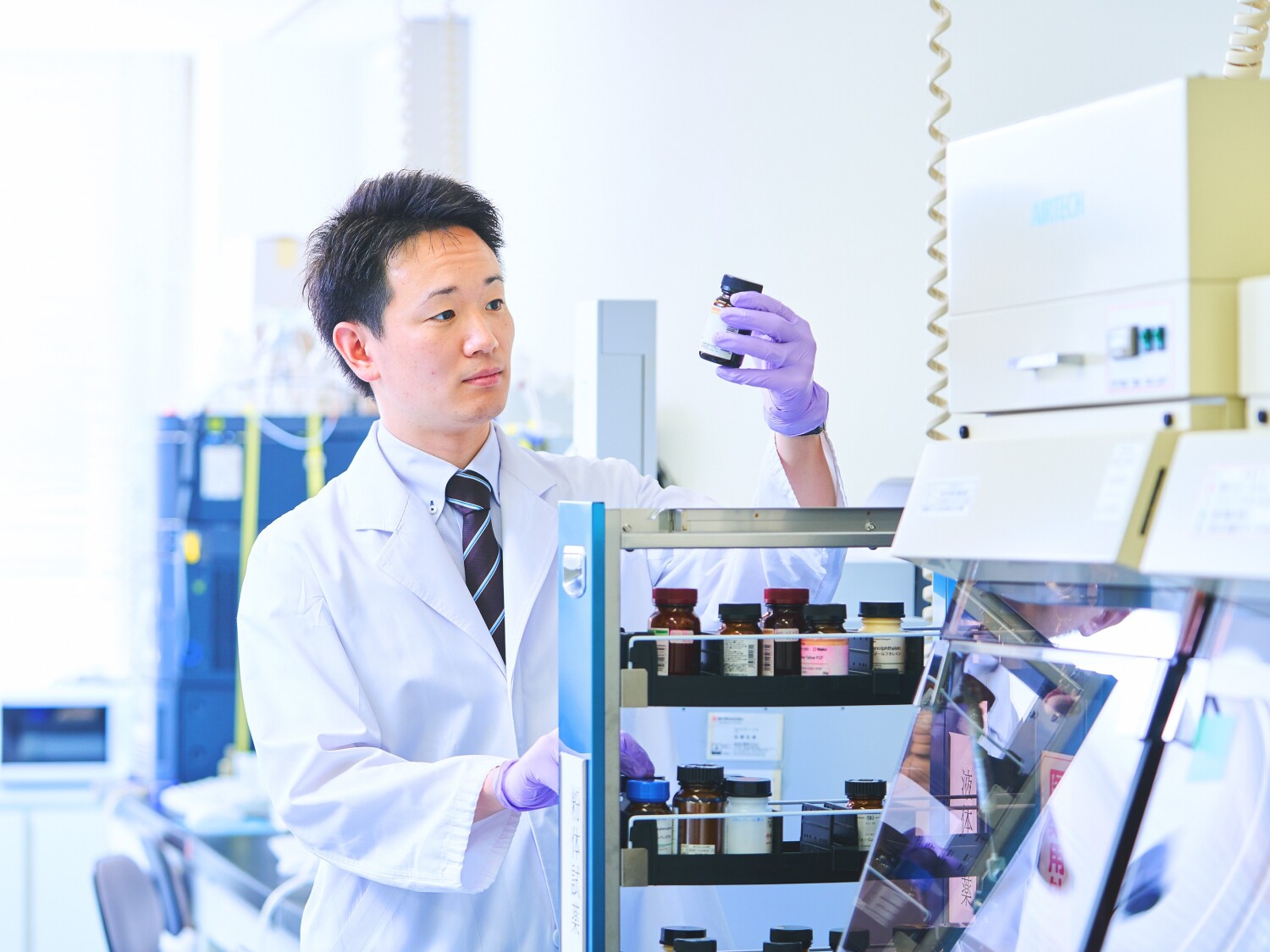 【社員化前提！】化学メーカーでの水系塗料開発業務