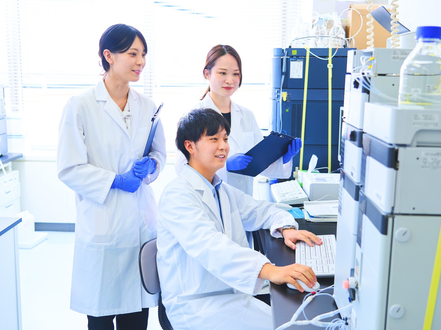 医薬品や健康食品の分析実験