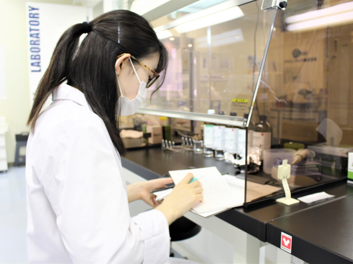 医薬品や消毒液の理化学試験業務