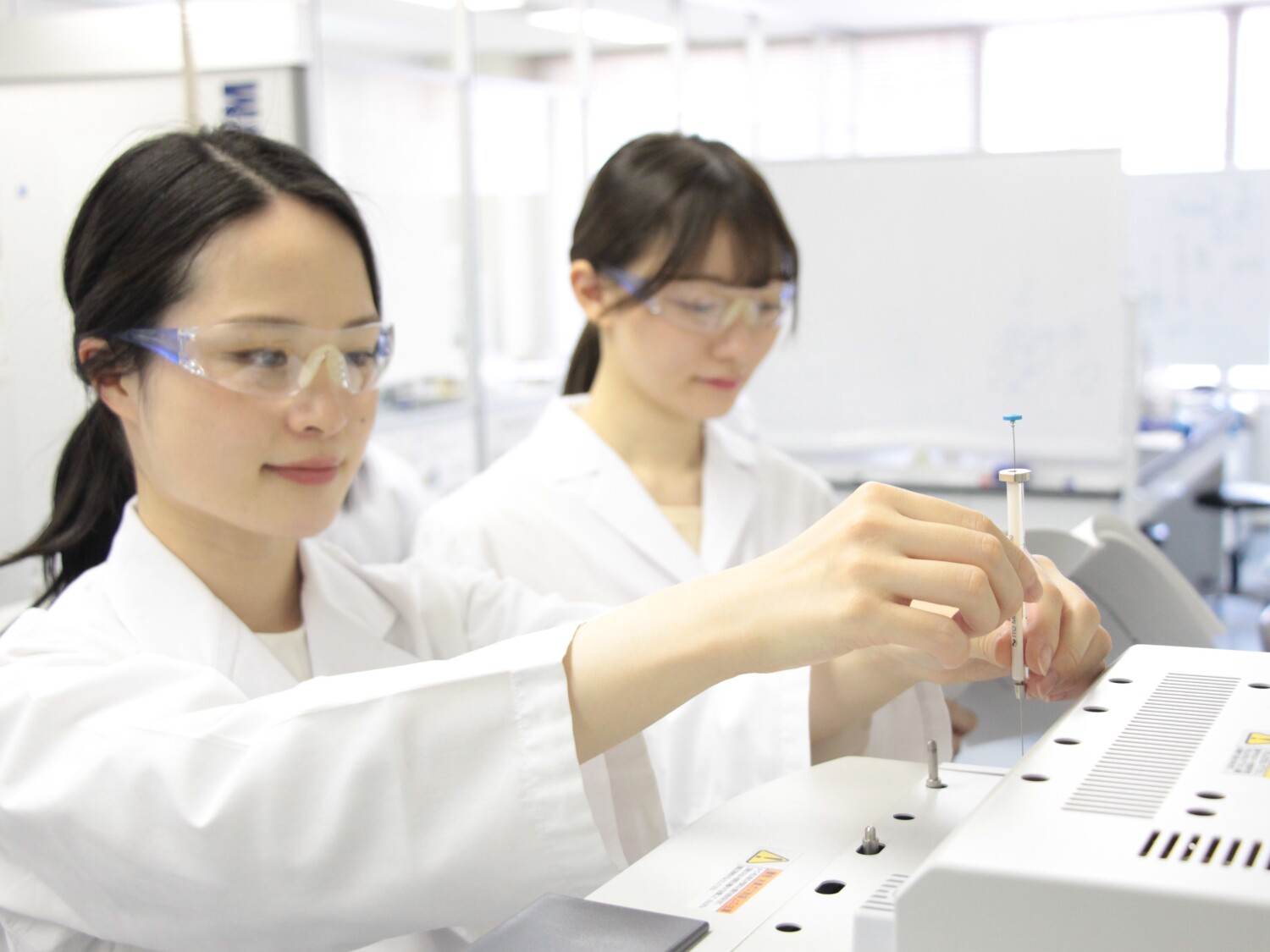 【大阪市天王寺区】人気の化粧品分析/HPLC/残業ほとんどなし