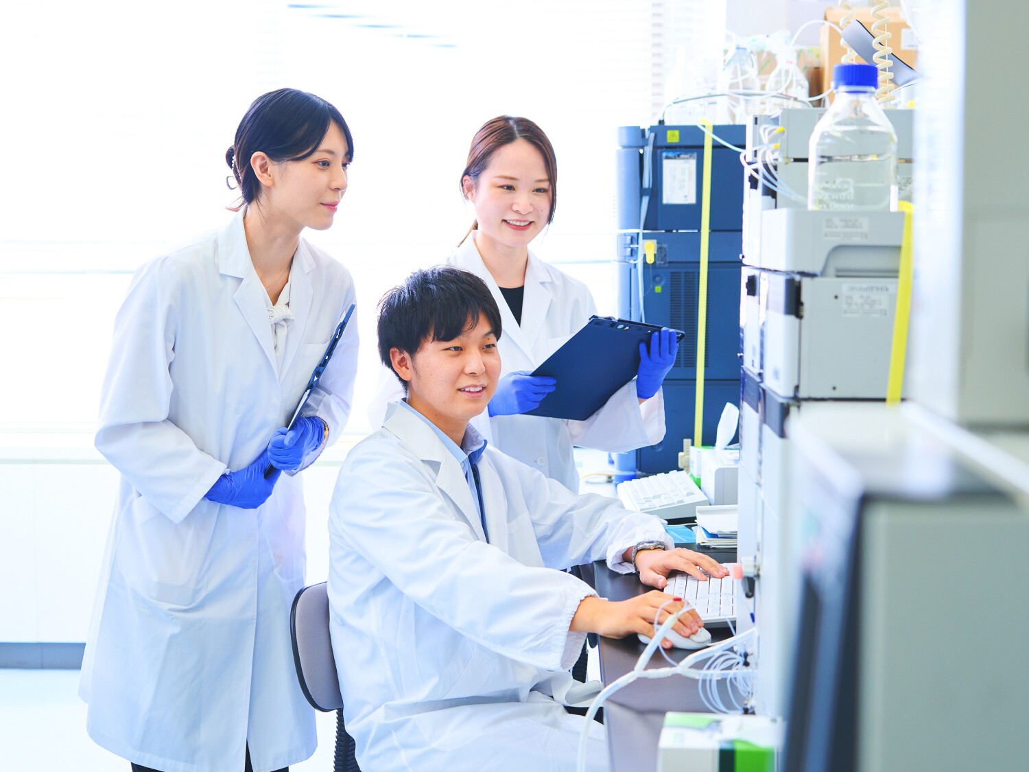 製薬メーカーでの医薬品および原薬の品質管理
