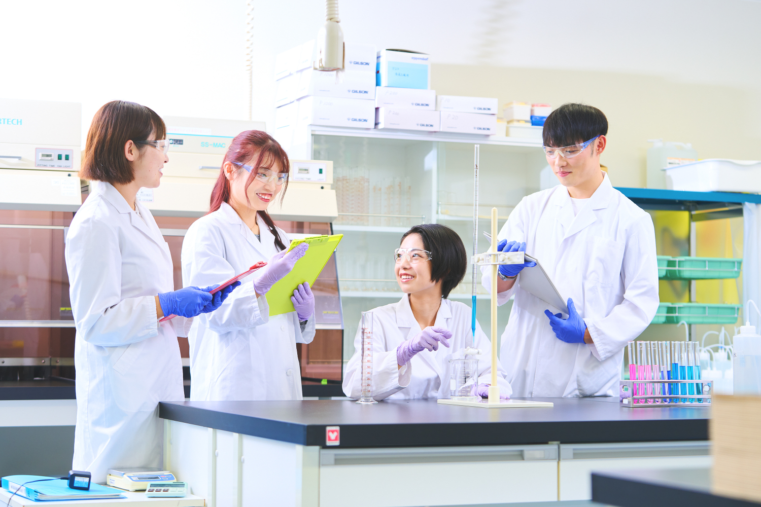 大手製薬会社でのデータ入力やファイリング事務