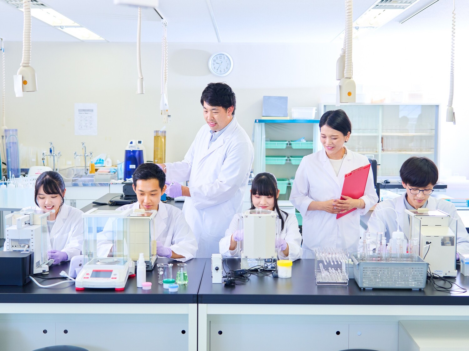 国立大学での合成および分析評価