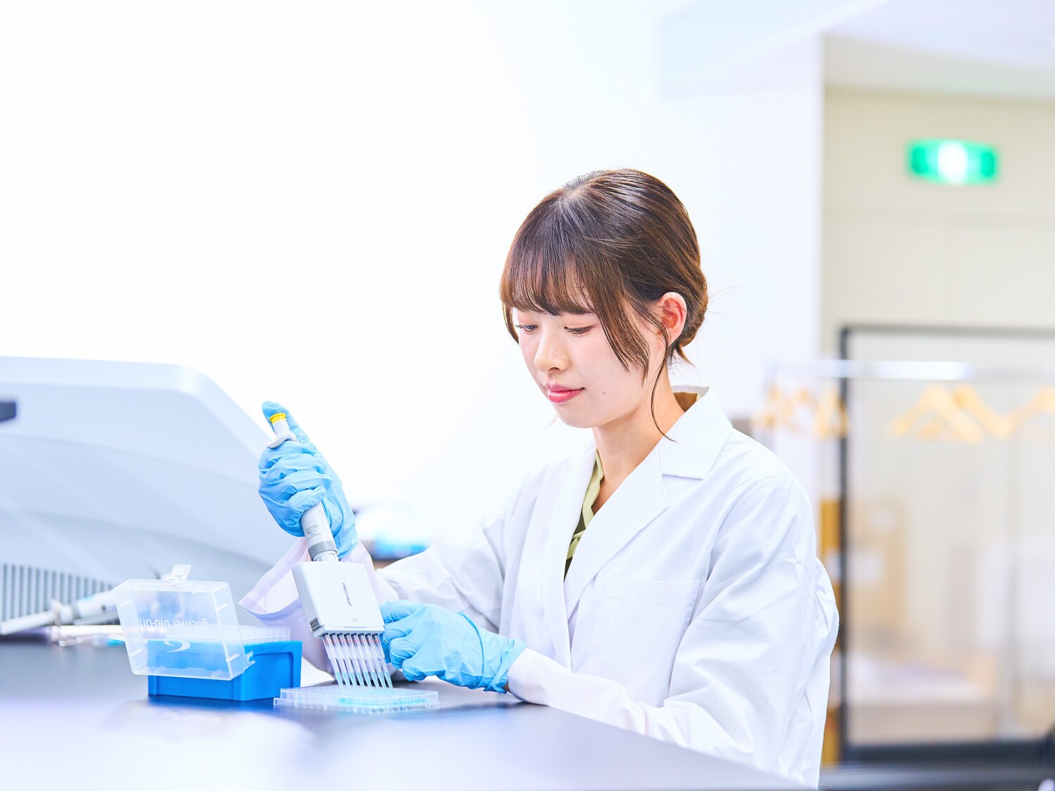 【神戸市中央区】ベンチャー企業で製薬開発/細胞培養や動物実験/時給1700円以上/駅徒歩6分