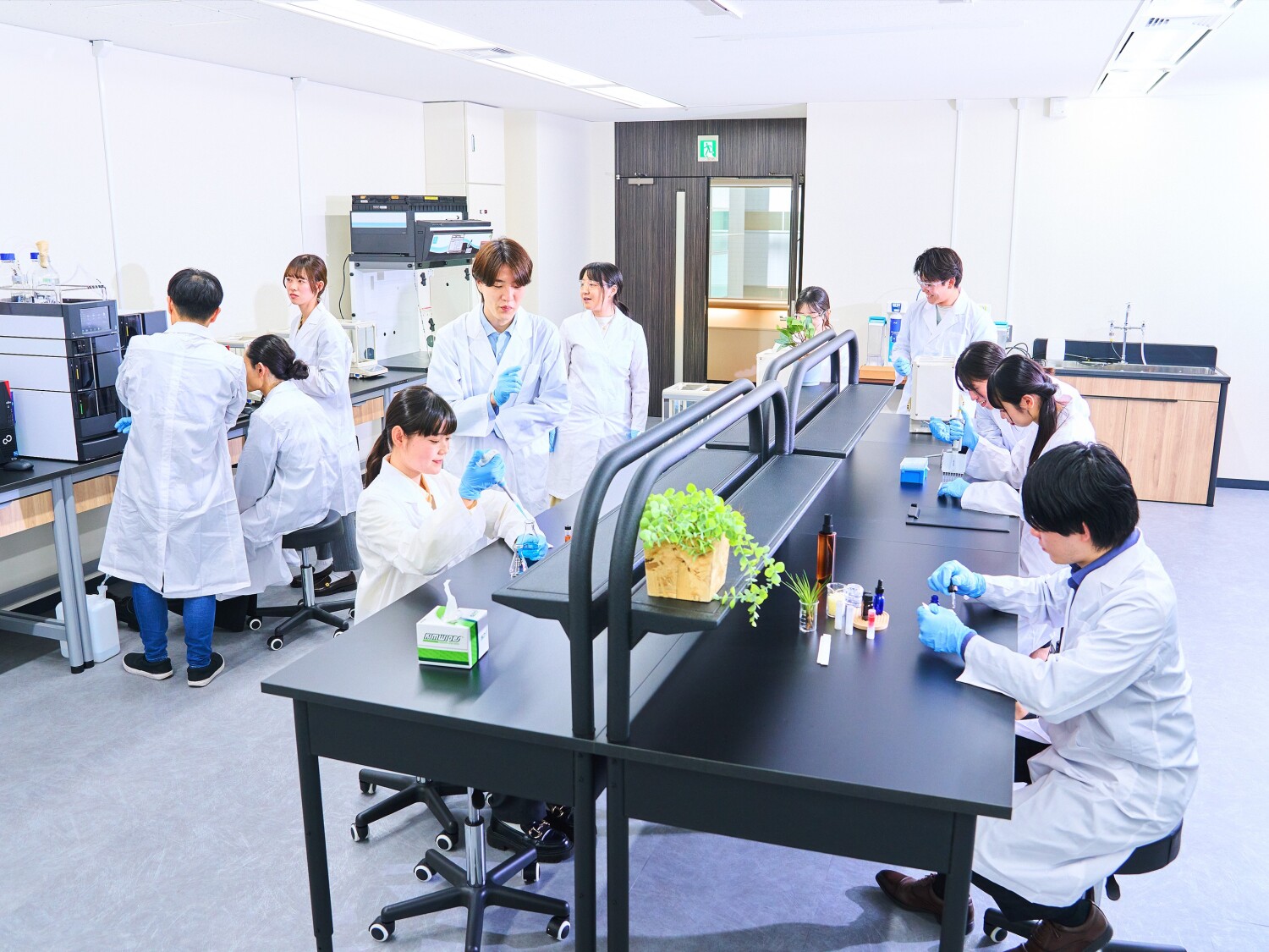 【化学系研究職】学部卒・修士卒・博士卒歓迎!月給30万円以上|BREXA Advan
