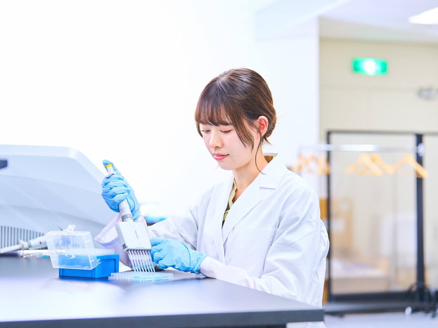 【神戸市西区】再生医療等製品や原料の品質試験のお仕事/バイオ医薬品メーカー勤務/PCRやフローサイトメーター使用/頑張り次第で直接雇用の可能性あり!