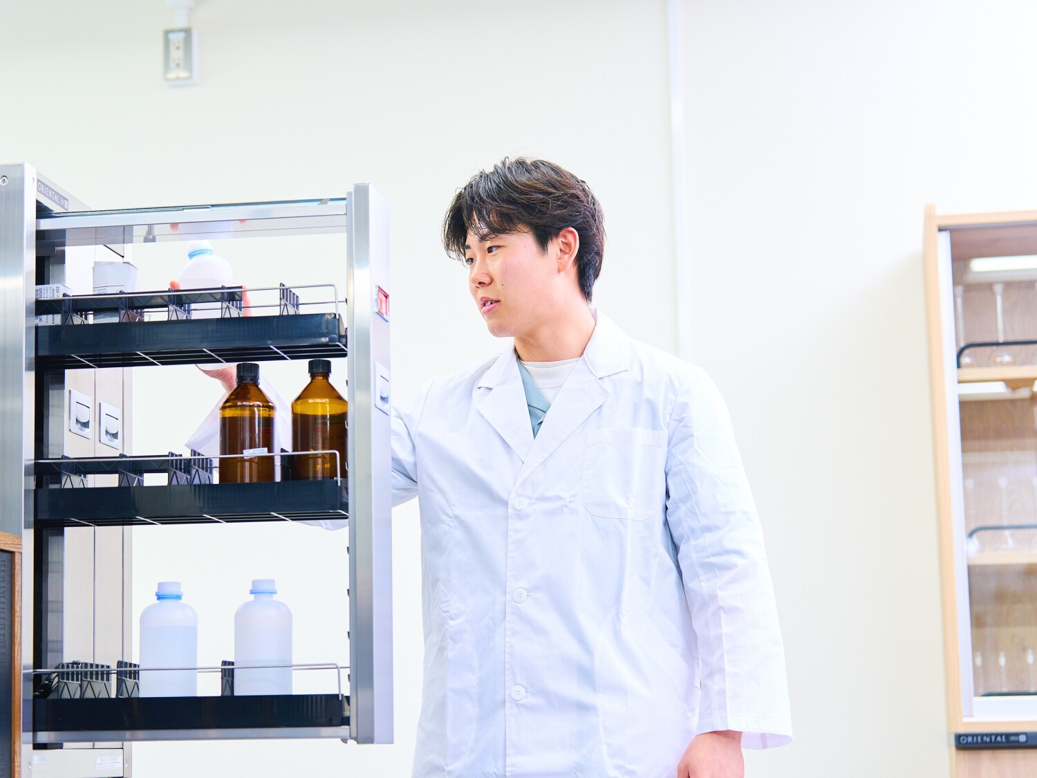 【神戸市中央区】医薬品の試験補助と品質管理をお任せ!/駅徒歩5分/GMP環境下でのお仕事をお探しの方必見!/実務未経験の方OK☆