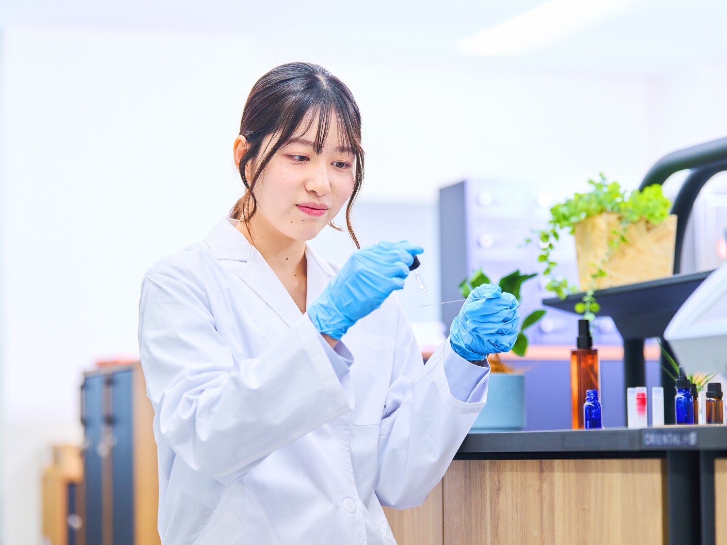 【神戸市中央区】医薬品メーカーで器具の洗浄やサンプル管理のお仕事／週3勤務や午前中のみの時短勤務可能です！／OJT教育あり！／実務未経験の方歓迎☆／残業ゼロ